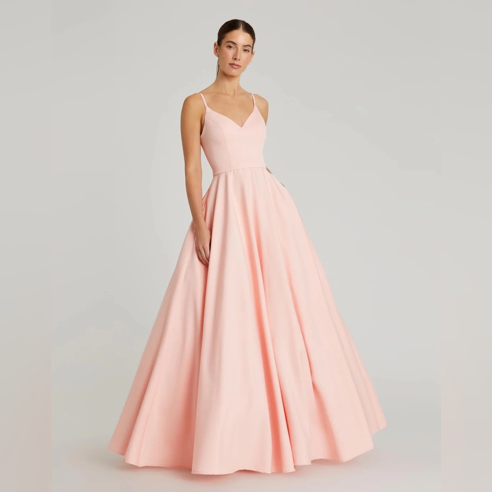 NWT Mac Duggal CLASSIC A-LINE V-NECK BALLGOWN 48855 Sz 10 & 0